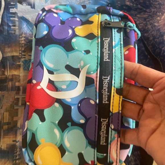 NWT Authentic Disney multi colored new arrival belt/cross body bag 5.5 “X 4.5🎁🎅 - Picture 2 of 8